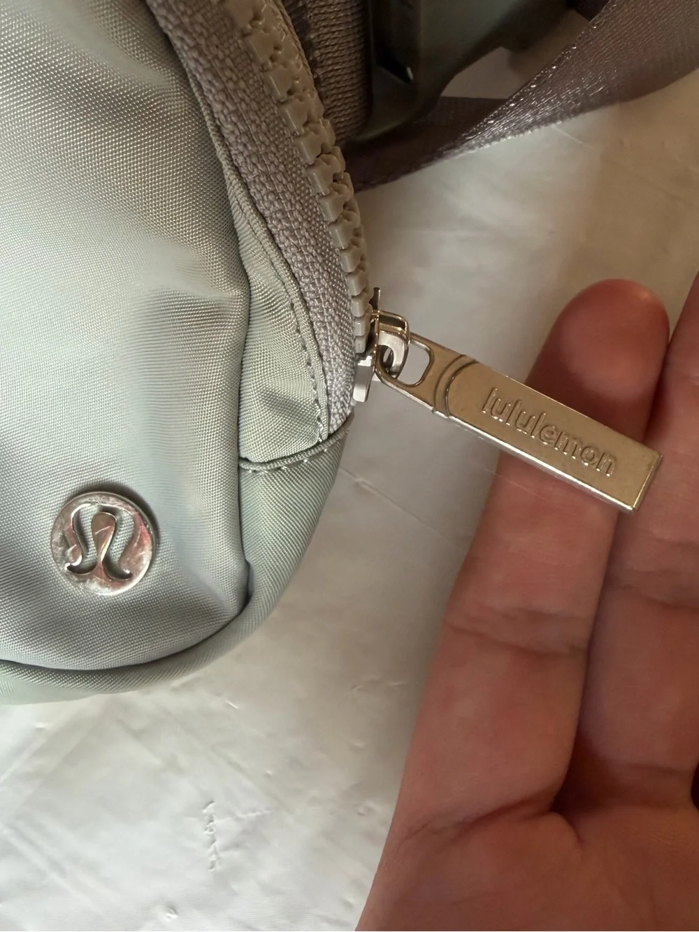 Lululemon-  Everywhere Belt Bag - 1L Grey Sage LU9AX2S